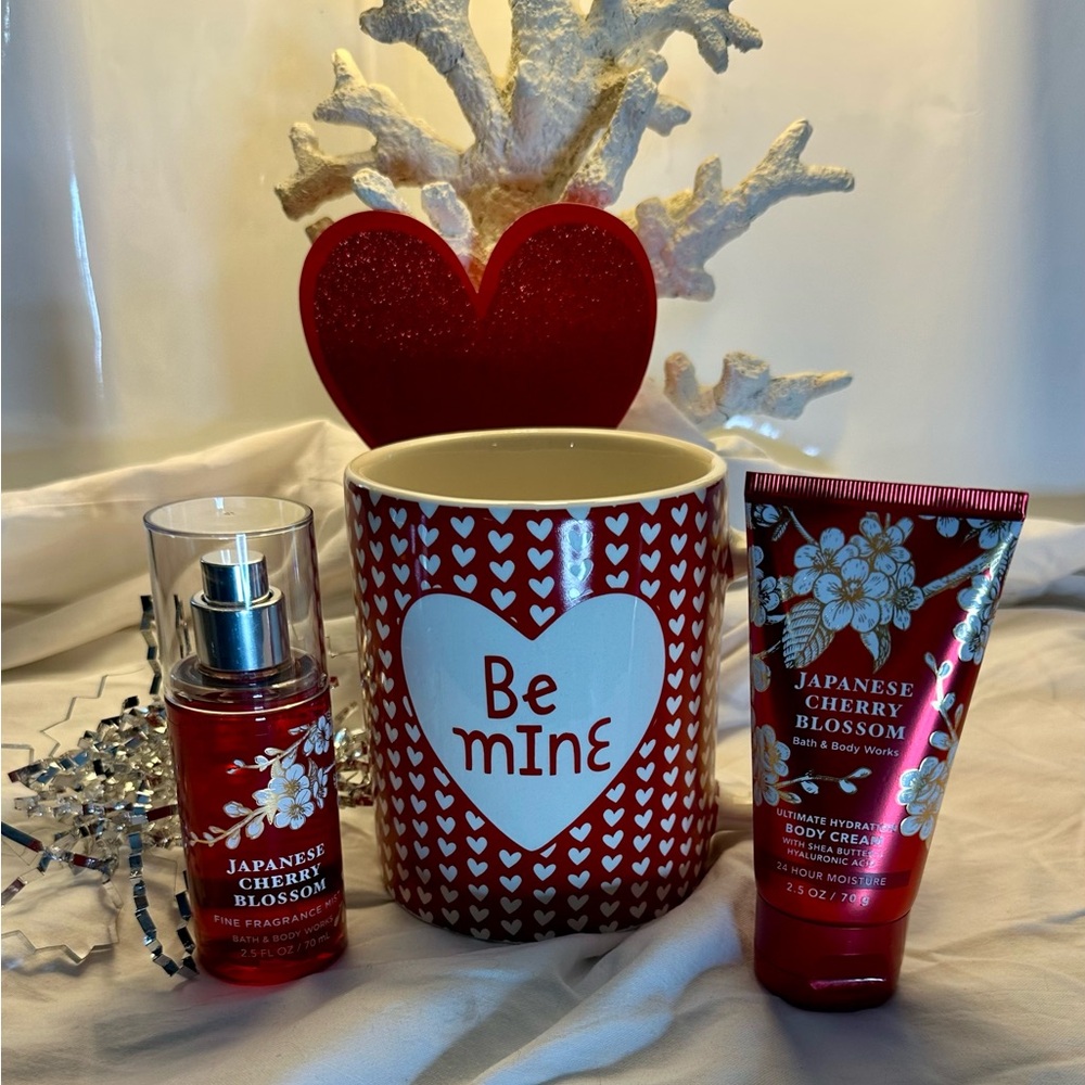BATH & BODY WORKS JAPANESE CHERRY BLOSSOM CERAMIC MUG GIFT SET